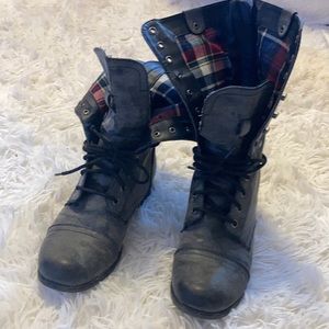 Steve Madden gray combat boots 7